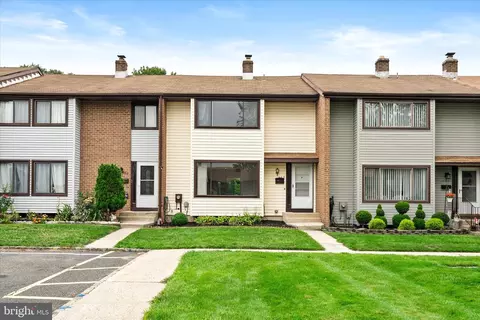 460 Fairfield Rd, Hightstown, NJ 08520