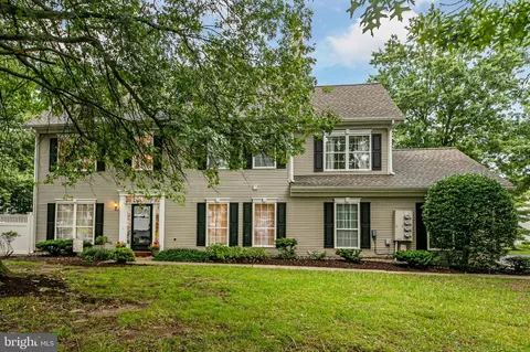 1 Howe Ct, Pennington, NJ 08534