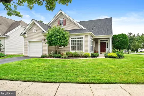 102 Rainflower Ln, Princeton Junction, NJ 08550