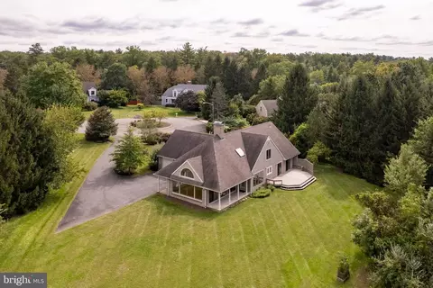 9 Kimberly Ct, Princeton, NJ 08540