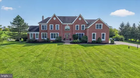 11 Baker Way, Pennington, NJ 08534
