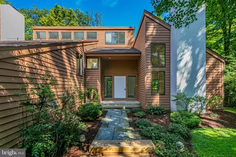 201 Wendover Dr, Princeton, NJ 08540