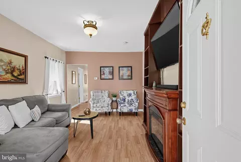 Entry Way - 5 Evans Ave, Hamilton, NJ 08610 photo 1 of 2