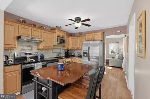 Kitchen - 5 Evans Ave, Hamilton, NJ 08610 photo 3 of 4