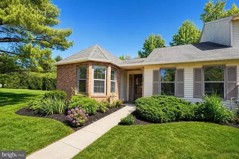 142 Tynemouth Ct, Robbinsville, NJ 08691