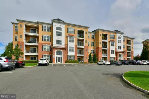 1025 Halifax Pl, Hamilton, NJ 08619
