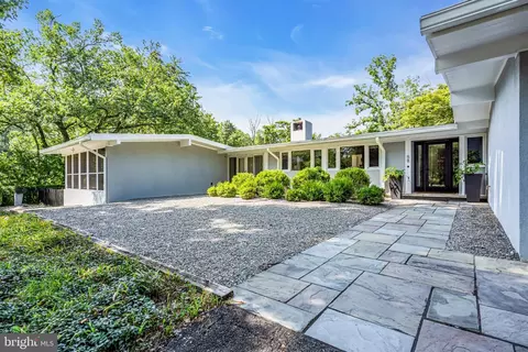 58 Fairway Dr, Princeton, NJ 08540