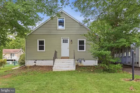 48 Poland St, Trenton, NJ 08638