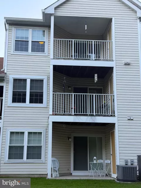 536 Walden Cir, Robbinsville, NJ 08691