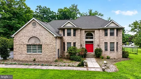 Exterior - 15 Scenic Dr, Ewing, NJ 08628 photo 3 of 7