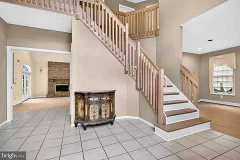 Entry Way - 15 Scenic Dr, Ewing, NJ 08628 photo 1 of 3