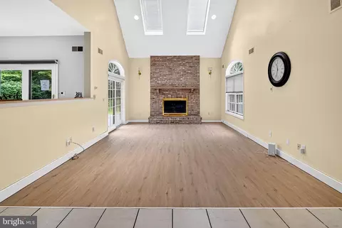 Living - 15 Scenic Dr, Ewing, NJ 08628 photo 5 of 7