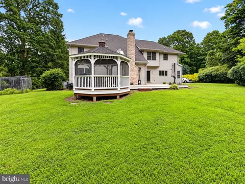 Exterior - 15 Scenic Dr, Ewing, NJ 08628 photo 6 of 7
