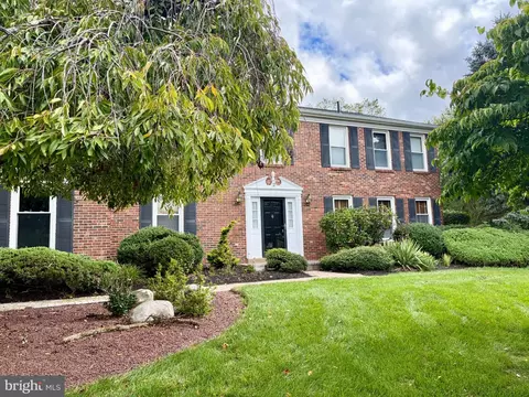 2 Tracey Dr, Lawrence Township, NJ 08648