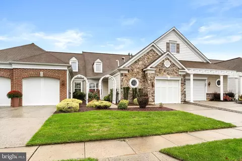 85 Sparrow Dr, Hamilton, NJ 08690