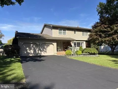 41 Wolfpack Rd, Hamilton, NJ 08619