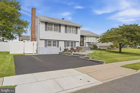 84 Winding Way, Hamilton, NJ 08620