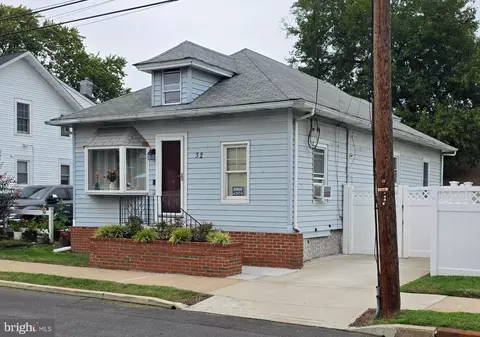 32 3rd Ave, Hamilton, NJ 08619