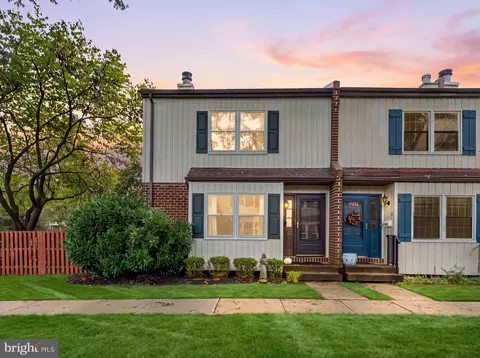 1 Shirley Ln, Lawrence Township, NJ 08648