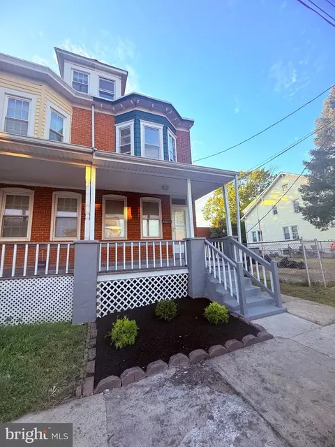 31 Alden Ave, Trenton, NJ 08618