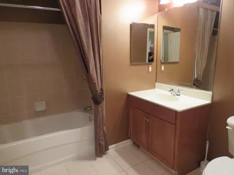 Bath - 116 Masterson Ct, Ewing, NJ 08618 photo 5 of 6