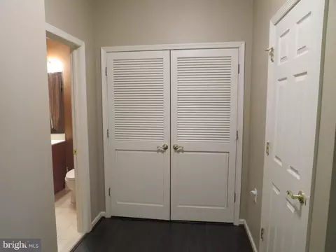 Entry Way - 116 Masterson Ct, Ewing, NJ 08618 photo 2 of 2