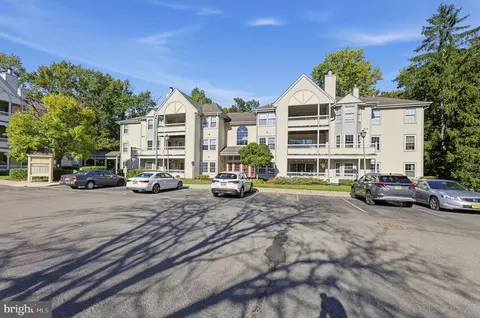 114 Cascade Ct #2, Princeton, NJ 08540