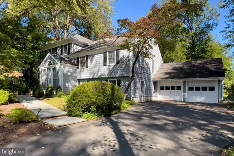 19 Pardoe Rd, Princeton, NJ 08540