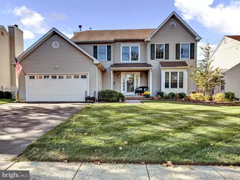 176 Acres Dr, Hamilton, NJ 08690