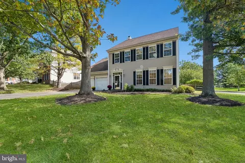 25 Wyckoff Dr, Pennington, NJ 08534