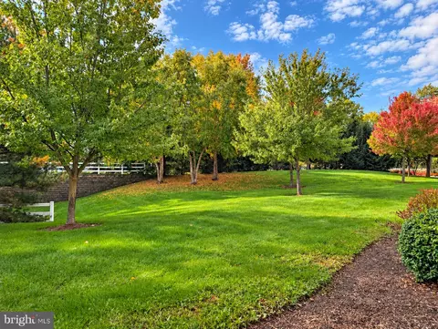 Exterior - 314 Timberlake Dr, Ewing, NJ 08618 photo 3 of 5