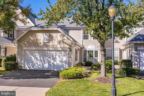 272 Colt St, Pennington, NJ 08534