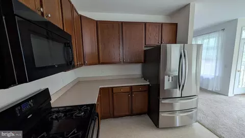 Entry Way - 528 Timberlake Dr, Ewing, NJ 08618 photo 3 of 7