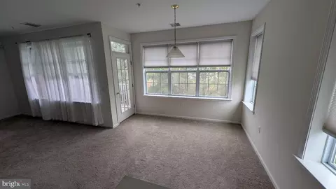 Living - 528 Timberlake Dr, Ewing, NJ 08618 photo 2 of 4