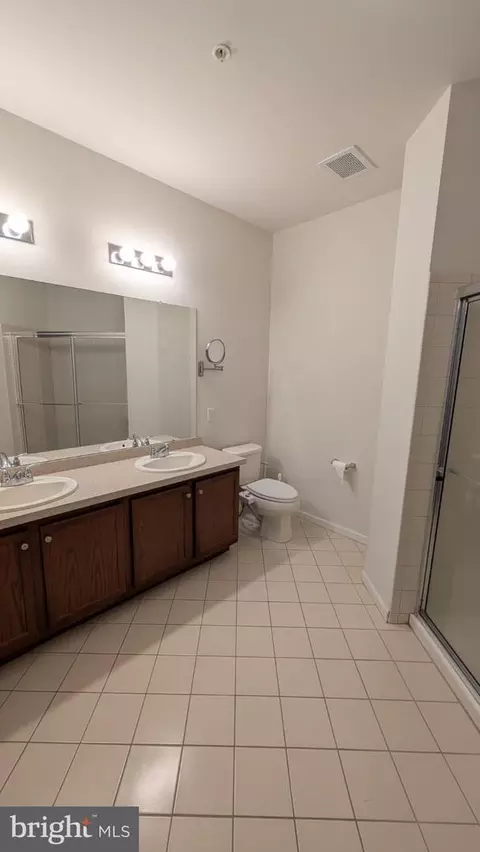 Bath - 528 Timberlake Dr, Ewing, NJ 08618 photo 2 of 3