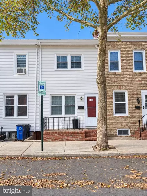 122 Hewitt St, Trenton, NJ 08611