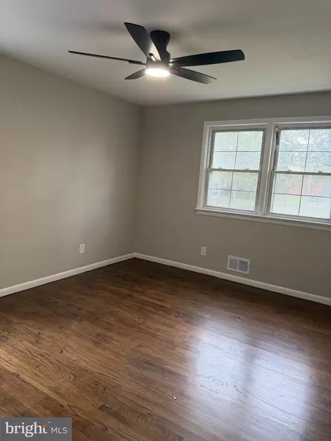 367 W Upper Ferry Rd, Ewing, NJ 08628 photo 5
