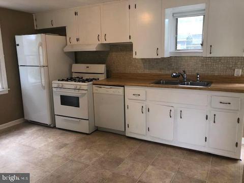 28 Pennwood Dr, Ewing, NJ 08638 photo 6