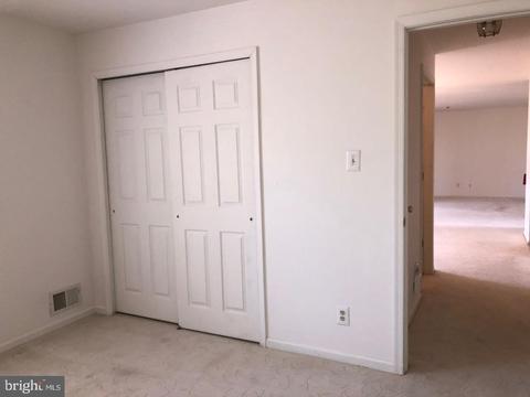 525 Silvia, Ewing, NJ 08628 photo 9