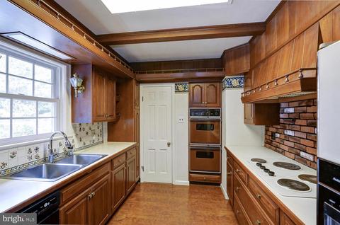 104 W Upper Ferry Rd, Ewing, NJ 08628 photo 16