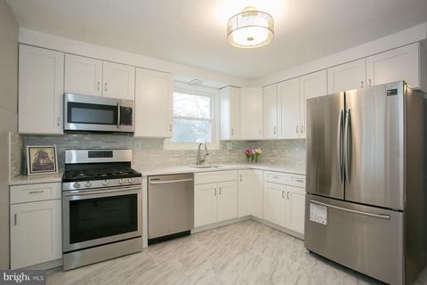 210 Maxwell Dr Maxwell, Hamilton, NJ 08610 photo 9