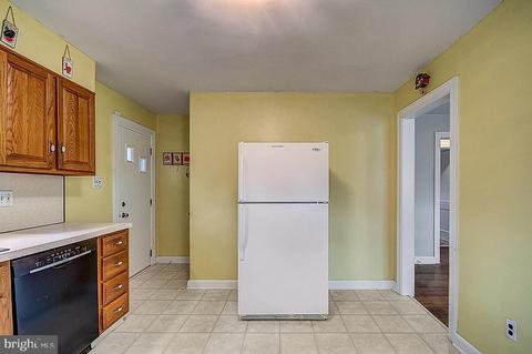 400 Sutherland Rd, Ewing, NJ 08618 photo 12