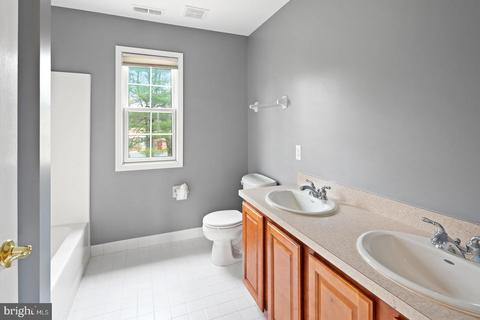 1 Rose Everett Ct, Hamilton, NJ 08690 photo 19