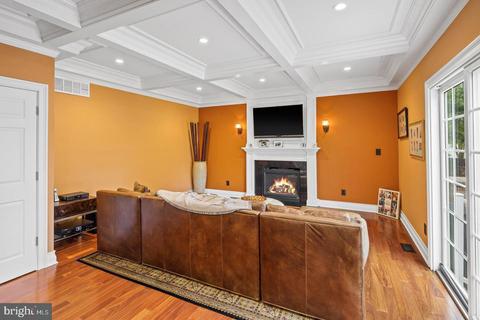 1 Rose Everett Ct, Hamilton, NJ 08690 photo 8