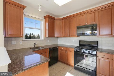 331 Masterson Ct, Ewing, NJ 08618 photo 4