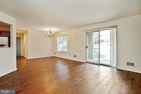 421 Silvia, Ewing, NJ 08628 photo 3