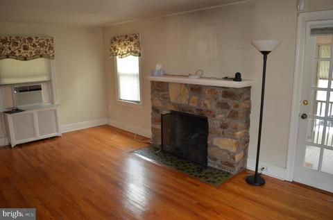 762 Lower Ferry Rd, Ewing, NJ 08628 photo 4