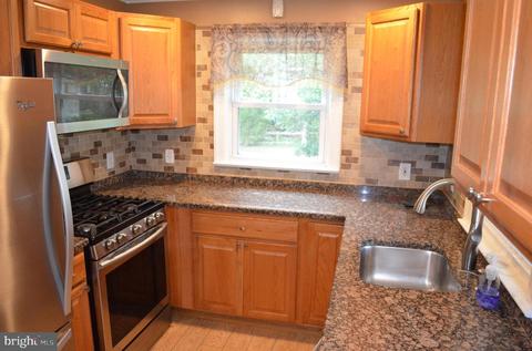 762 Lower Ferry Rd, Ewing, NJ 08628 photo 3