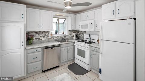 41 Jonathan Dr, Hamilton, NJ 08619 photo 13