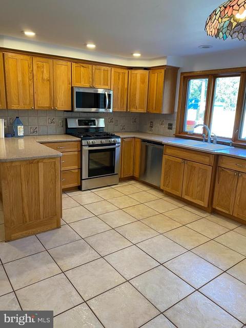 2052 E Mcgalliard Ave, Hamilton, NJ 08610 photo 7